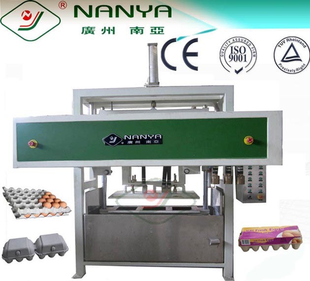 Machine 2000Pcs/H, machine professionnelle de plateau de pulpe de papier de rebut de fabrication de plateau d'oeufs