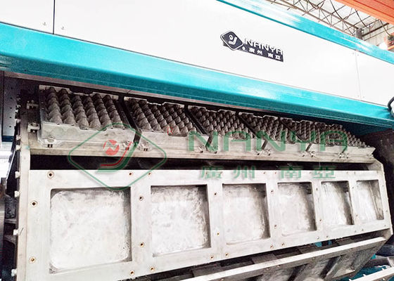 Opérateur de personne de Tray Making Machine 6 d'oeufs de LPG 6000Pcs/H