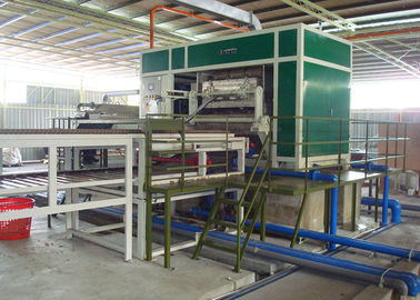 Machine de moulage de plateau d'oeufs de pulpe automatique avec les tuyauteries d'aspersion de 6 couches 3000pcs par heure